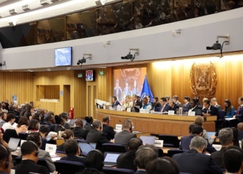 تعویق یک ساله دریافت مالیات کربن از صنعت کشتیرانی