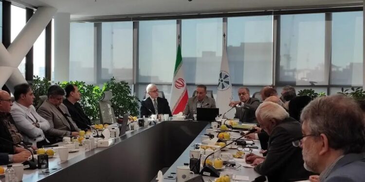 حضور وزیر راه و شهرسازی در جلسه آتی هیات نمایندگان اتاق بازرگانی تهران/ افزایش هزینه های حمل و نقل دریایی به دلیل اسنپ بک