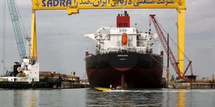 کارگران ایران صدرای بوشهر چهار ماه حقوق طلبکارند