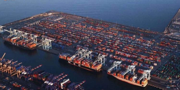 اعتراض دیوان عالی آمریکا به وضع تعرفه‌های خودسرانه ترامپ