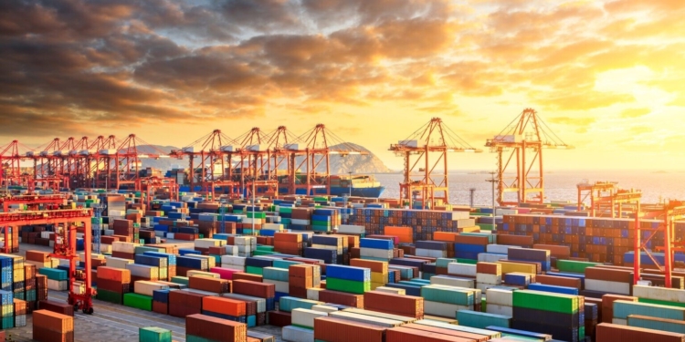 بیم‌ها و امید‌ها در بازار حمل کانتینر پس از آتش‌بس تجاری