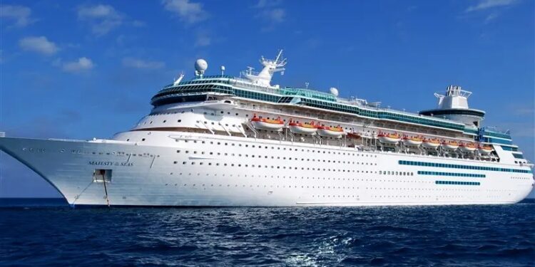 صنعت کشتی سازی ایران دوباره جان گرفت/ ساخت نخستین کشتی گردشگری شمال کشور