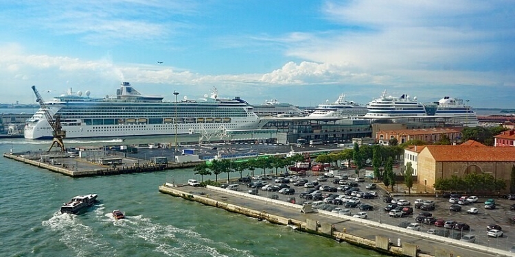 ونیز برای حمل خودرو، سرویس جدیدی از اسلواکی به چین راهاندازی کرد