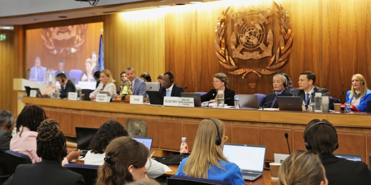 پافشاری IMO بر مقررات جهانی کاهش سوخت فسیلی در کشتیرانی،‌ باوجود مخالفت آمریکا و عربستان