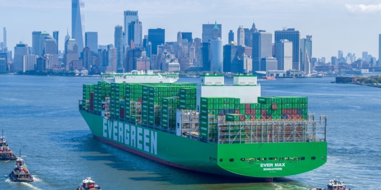 سود عملیاتی ۱۲.۷ میلیارد دلاری ۸ خط کانتینری جهان از ژانویه تا سپتامبر ۲۰۲۵