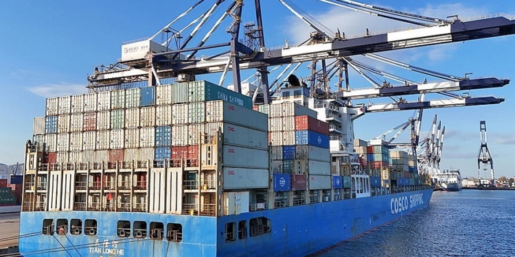 مازاد تجاری چین از بازار آمریکا از مرز یک تریلیون دلار عبور کرد