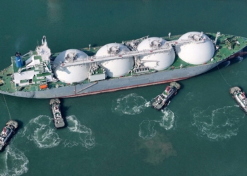 کشتی تحریم‌شده حامل گاز LNG روسیه در بندر چین پهلو گرفت