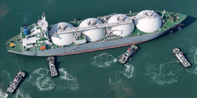 کشتی تحریم‌شده حامل گاز LNG روسیه در بندر چین پهلو گرفت