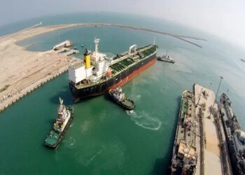 اروپا به‌دنبال بستن مسیر نفت روسیه/فشار مستقیم بر ناوگان دریایی و بیمه‌ ها