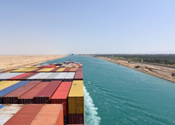 رشد عبور کشتی‌ها از کانال سوئز در آغاز ۲۰۲۶/ درآمد ۴۴۹ میلیون دلاری در سایه بهبود کشتیرانی