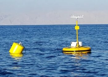 نصب بویه موج‌ نگار جدید در شرق جزیره قشم