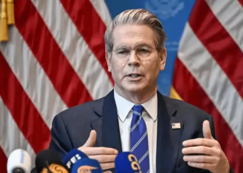 آمریکا به دنبال ائتلاف برای باز کردن تنگه هرمز/ ماجرای اسکورت نفتکش‌ها چیست؟