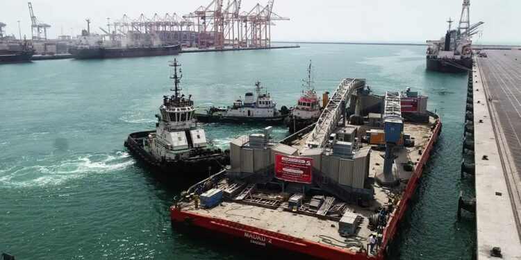 استفاده از بیش از ۵ هزار واگن برای بارگیری و تخلیه کالا/ترخیص بیش از یک میلیون تن کالا از بنادر هرمزگان