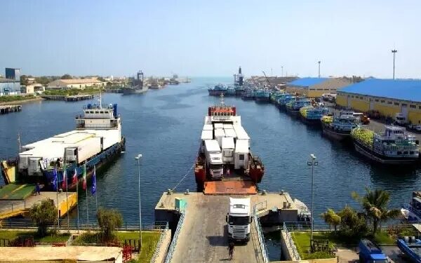 بندر باهنر هیچ آسیبی ندیده و فعالیت آن ادامه دارد