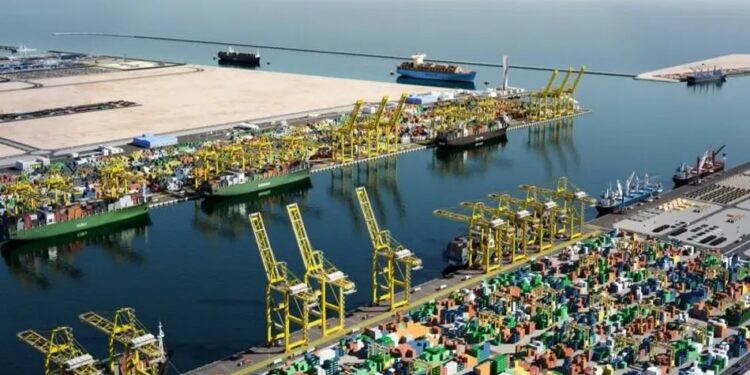 توقف فعالیت در بندر جبل علی امارات تاثیری بر تجارت خارجی ایران ندارد