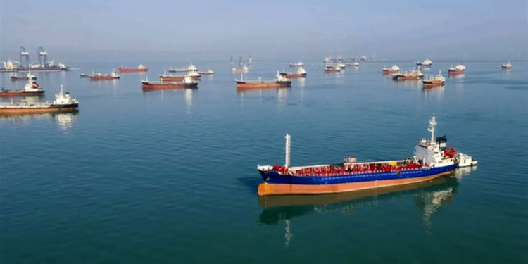 عبور یک کشتی با پرچم هند از تنگه هرمز