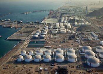 فجیره زیر آتش/ توقف بارگیری نفت در بندر راهبردی امارات