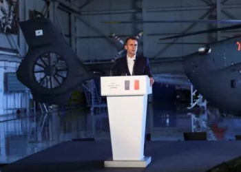 ماکرون: قصد اسکورت نفتکش‌ها در تنگه هرمز را داریم