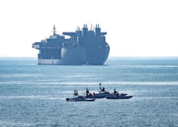 هند در حال مذاکره با ایران برای عبور ۲۳ کشتی گیر افتاده از تنگه هرمز است