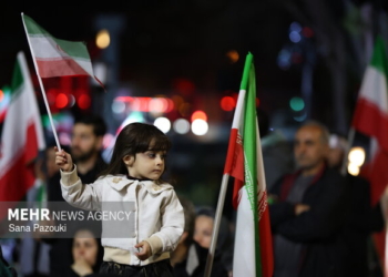 تلاش‌های یک کنش‌گر موسیقی در جنگ؛ «مشکی پوش» سنگ تمام گذاشت