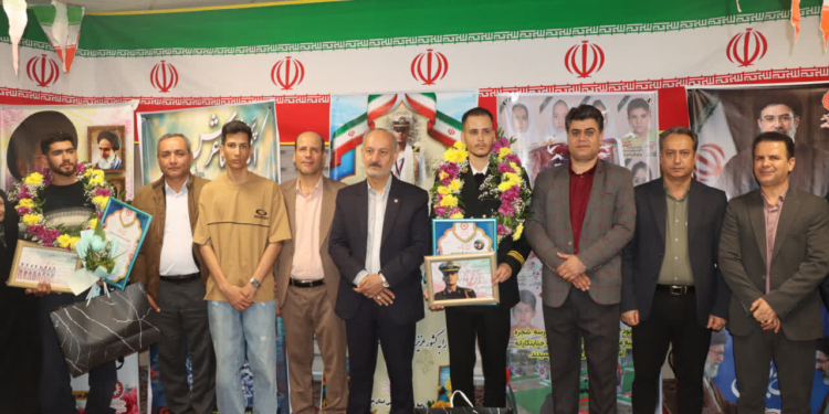 آیین تجلیل از ۲ خدمه ناو دنا در اراک برگزار شد - خبرگزاری مهر | اخبار ایران و جهان