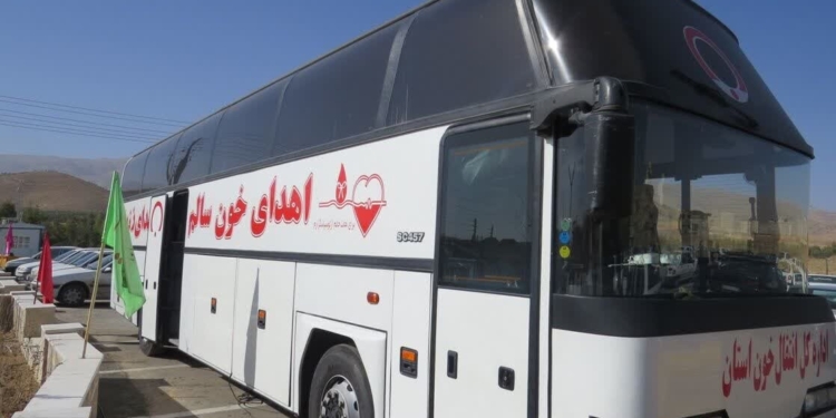 استقرار واحد سیار انتقال خون در میدان آیت الله کاشانی کرمانشاه - خبرگزاری مهر | اخبار ایران و جهان