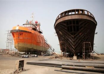 بخش های مختلف شرکت کشتی سازی اروندان در تجاوز دشمنان آسیب دیده است