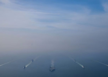 توقف کامل تردد در تنگه هرمز با اعلام محاصره دریایی آمریکا