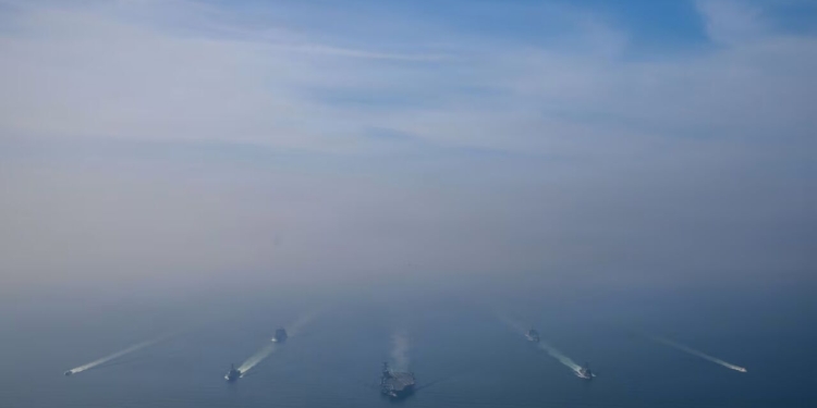 توقف کامل تردد در تنگه هرمز با اعلام محاصره دریایی آمریکا