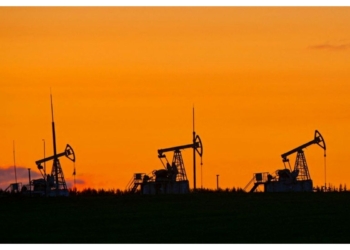 دولت ترامپ در حال بررسی تمدید معافیت کشتیرانی برای کاهش قیمت نفت و بنزین