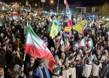 طنین شعار «حیدر حیدر» در شب پنجاه و دوم تجمع یاسوج - خبرگزاری مهر | اخبار ایران و جهان