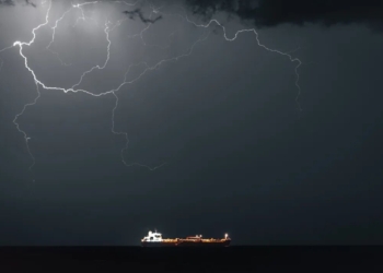 عبور نفتکش‌های چینی از هرمز در سایه شکست مذاکرات