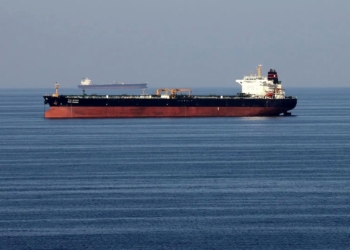 کاهش شدید عبور کشتی‌ها از تنگه هرمز طی یک ماه اخیر