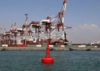 نشانه گذاری محل شناورهای غرق شده جنگ تحمیلی در سواحل هرمزگان